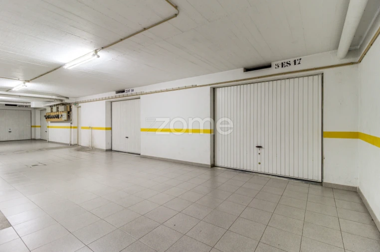 Apartamento T5 para Venda em São Domingos de Rana Foto 33