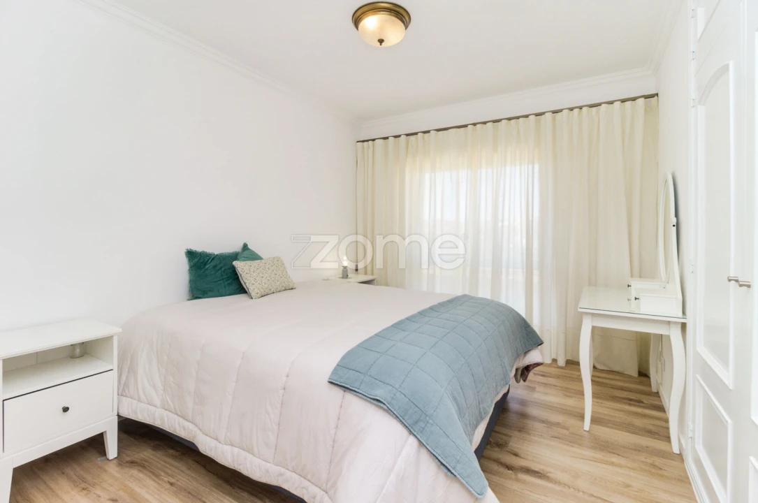 Apartamento T5 para Venda em São Domingos de Rana Foto 18