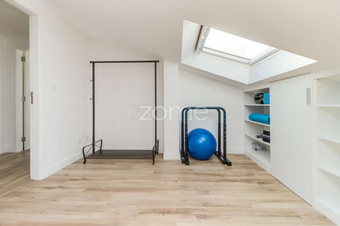 Apartamento T5 para Venda em São Domingos de Rana Foto 28