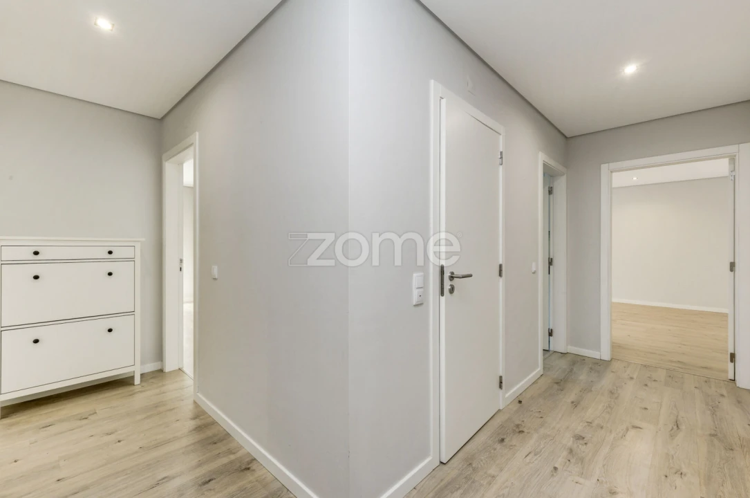 Apartamento T2 para Arrendamento em São Domingos de Rana Foto 6