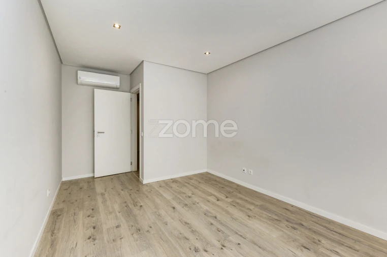 Apartamento T2 para Arrendamento em São Domingos de Rana Foto 11