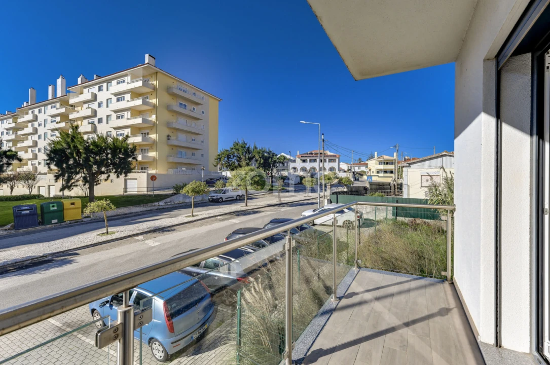 Apartamento T2 para Arrendamento em São Domingos de Rana Foto 4