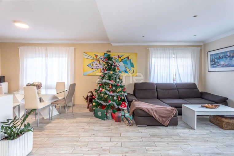 Moradia T3 para Venda em Alcabideche Foto 8