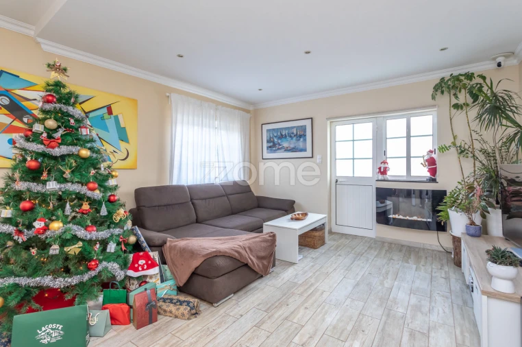 Moradia T3 para Venda em Alcabideche Foto 5