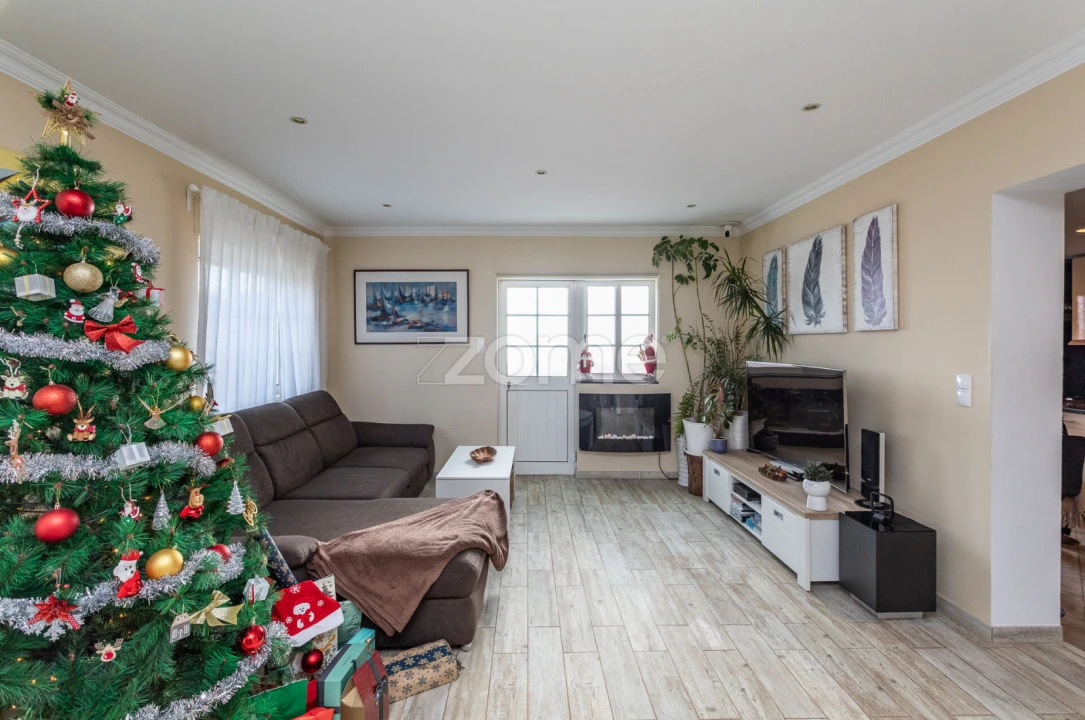 Moradia T3 para Venda em Alcabideche Foto 4