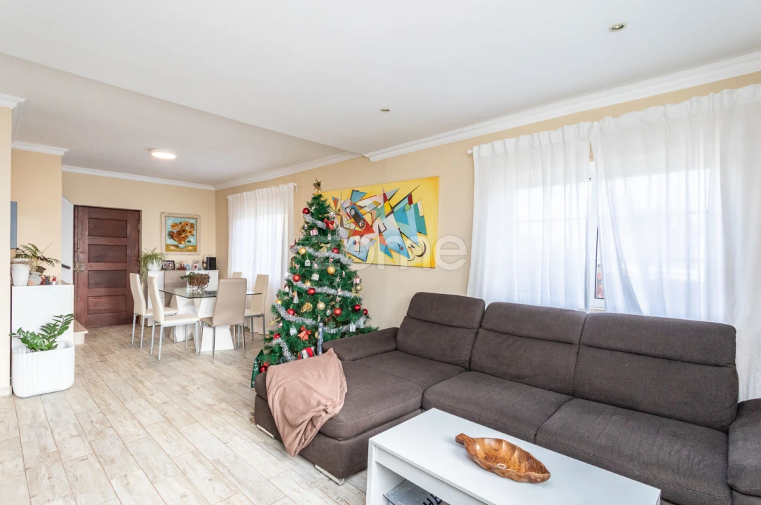 Moradia T3 para Venda em Alcabideche Foto 6