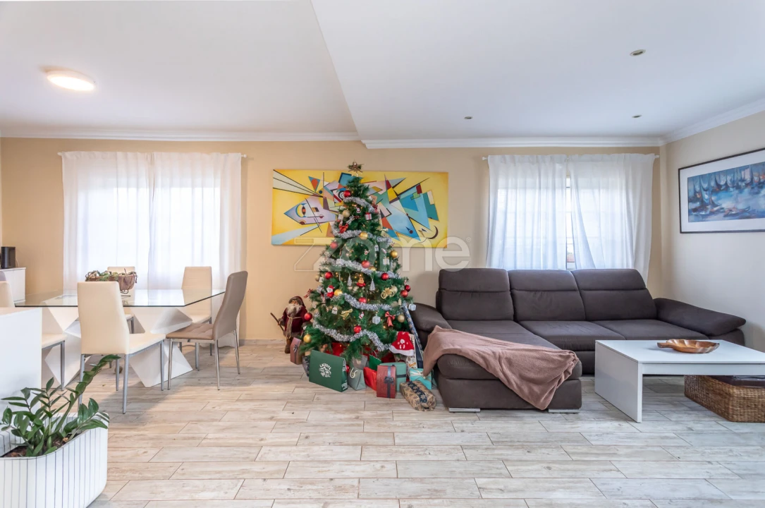 Moradia T3 para Venda em Alcabideche Foto 8