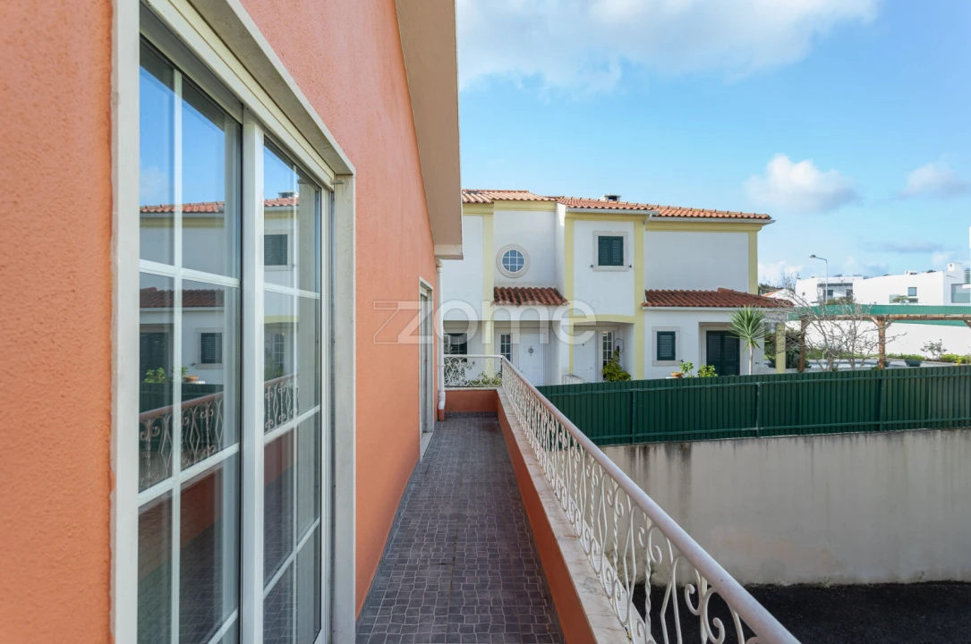 Moradia T3 para Venda em Alcabideche Foto 29