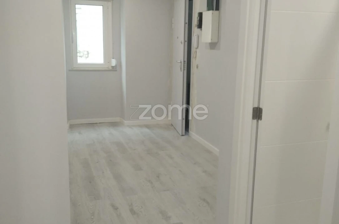 Apartamento T2 para Venda em Algés, Linda-A-Velha e Cruz Quebrada-Dafundo Foto 3