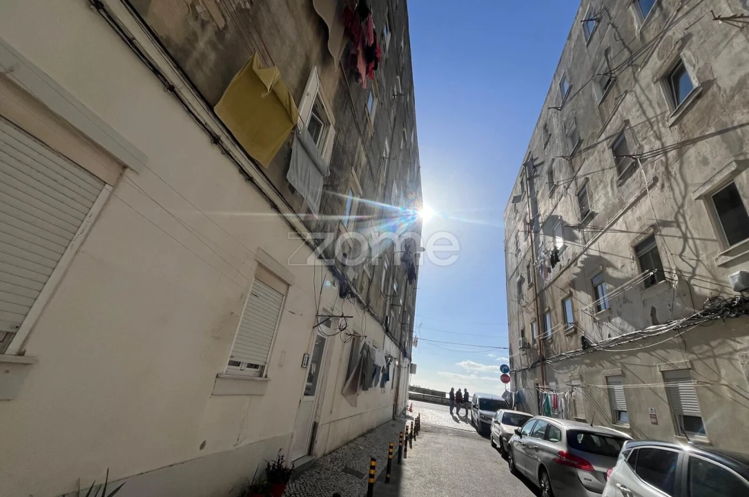 Apartamento T2 para Venda em Algés, Linda-A-Velha e Cruz Quebrada-Dafundo Foto 12