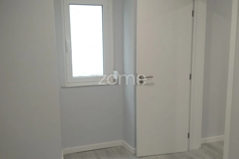 Apartamento T2 para Venda em Algés, Linda-A-Velha e Cruz Quebrada-Dafundo Foto 5