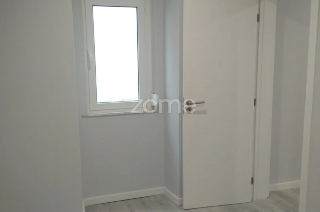 Apartamento T2 para Venda em Algés, Linda-A-Velha e Cruz Quebrada-Dafundo Foto 5