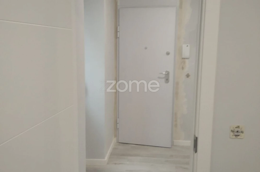 Apartamento T2 para Venda em Algés, Linda-A-Velha e Cruz Quebrada-Dafundo Foto 2