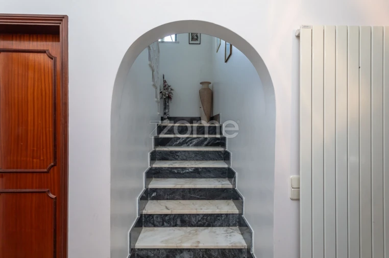 Moradia T4 para Venda em Alcabideche Foto 8