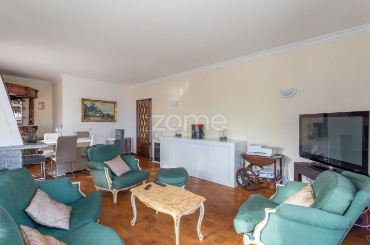 Moradia T4 para Venda em Alcabideche Foto 6