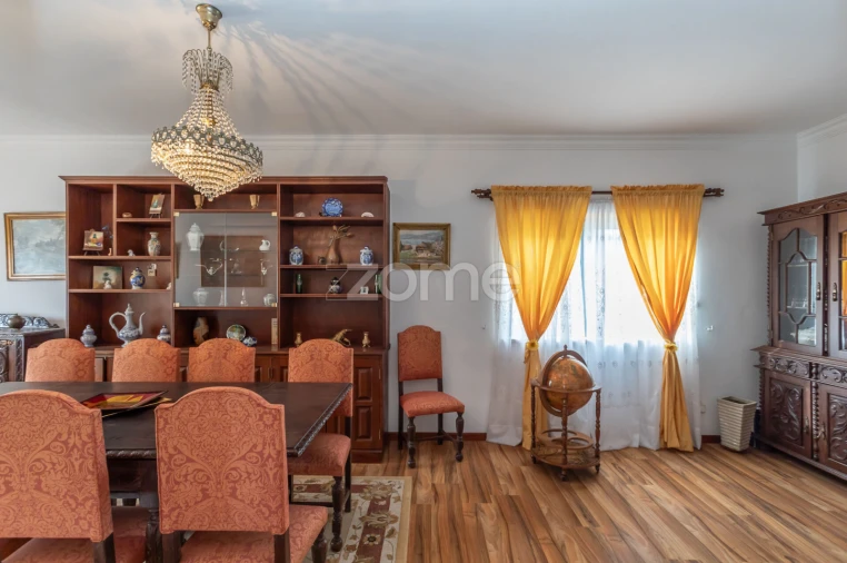 Moradia T4 para Venda em Alcabideche Foto 12