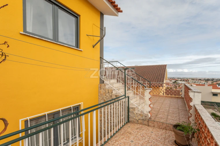 Moradia T4 para Venda em Alcabideche Foto 38