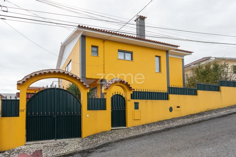 Moradia T4 para Venda em Alcabideche Foto 43