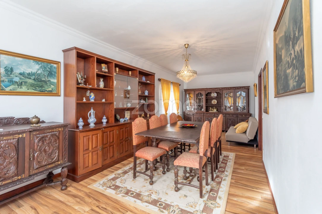 Moradia T4 para Venda em Alcabideche Foto 11