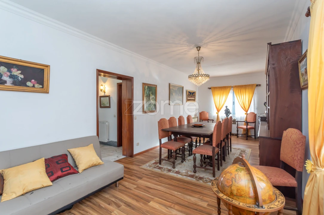 Moradia T4 para Venda em Alcabideche Foto 13