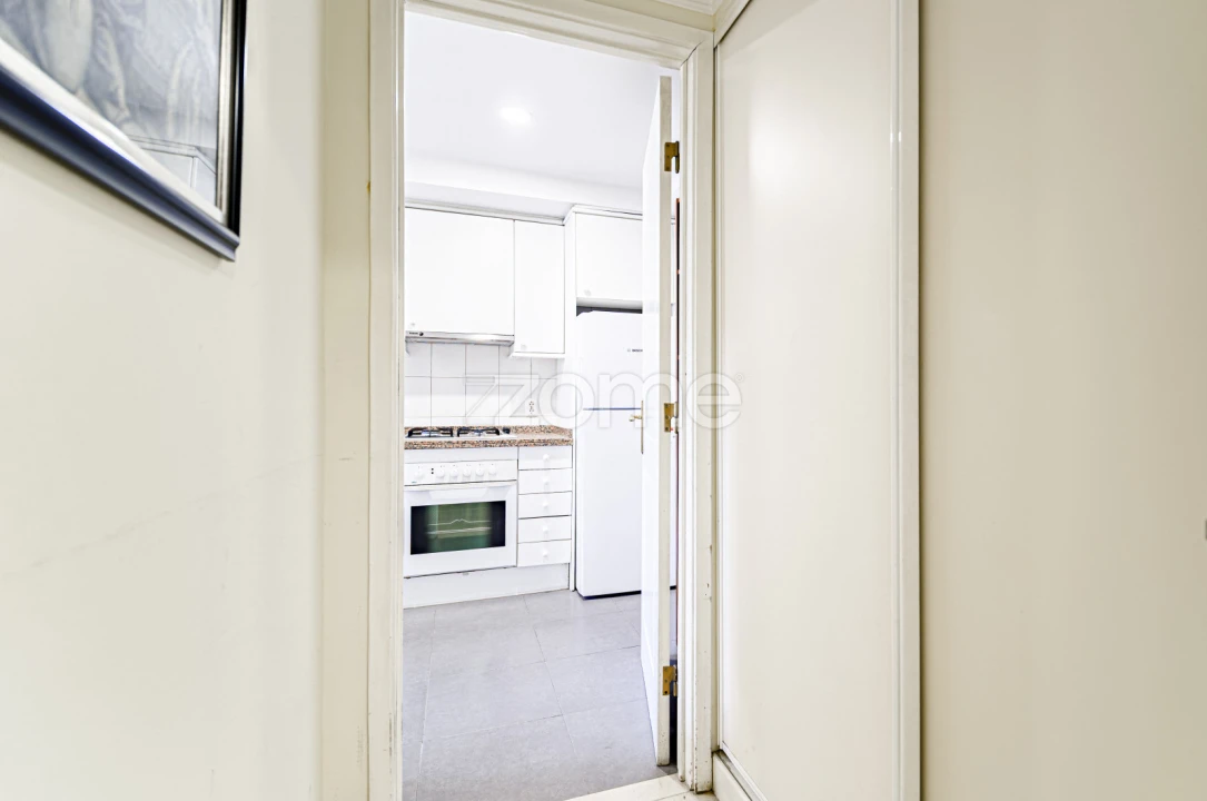 Apartamento T3 para Arrendamento em Avenidas Novas Foto 5