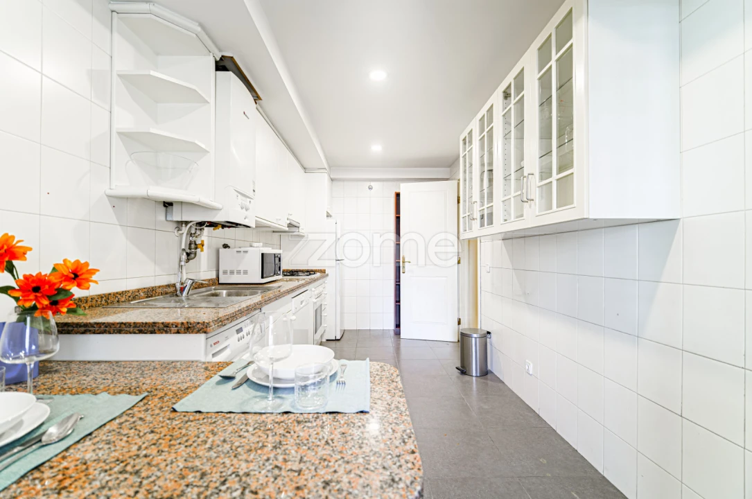 Apartamento T3 para Arrendamento em Avenidas Novas Foto 7