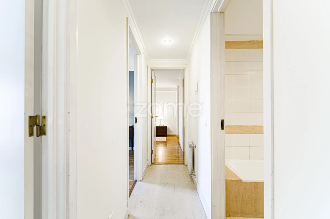 Apartamento T3 para Arrendamento em Avenidas Novas Foto 11