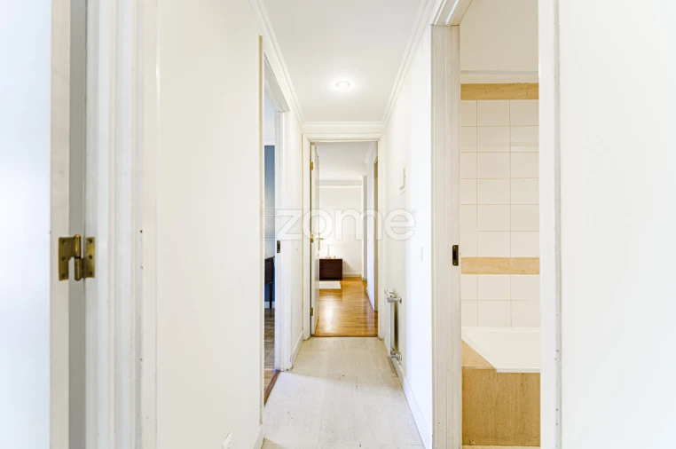 Apartamento T3 para Arrendamento em Avenidas Novas Foto 11