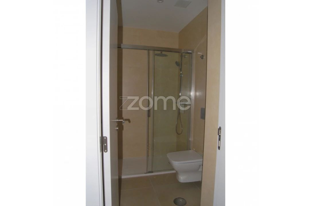 Apartamento T1 para Venda em Nazare Foto 5