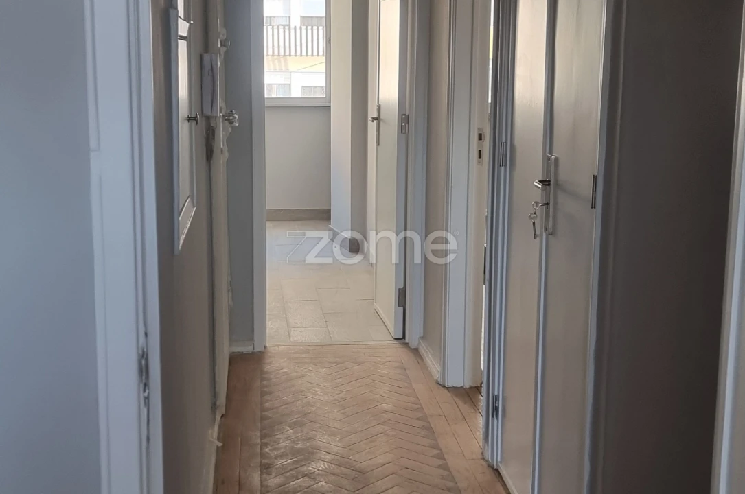 Apartamento T2 para Arrendamento em Sacavém e Prior Velho Foto 8