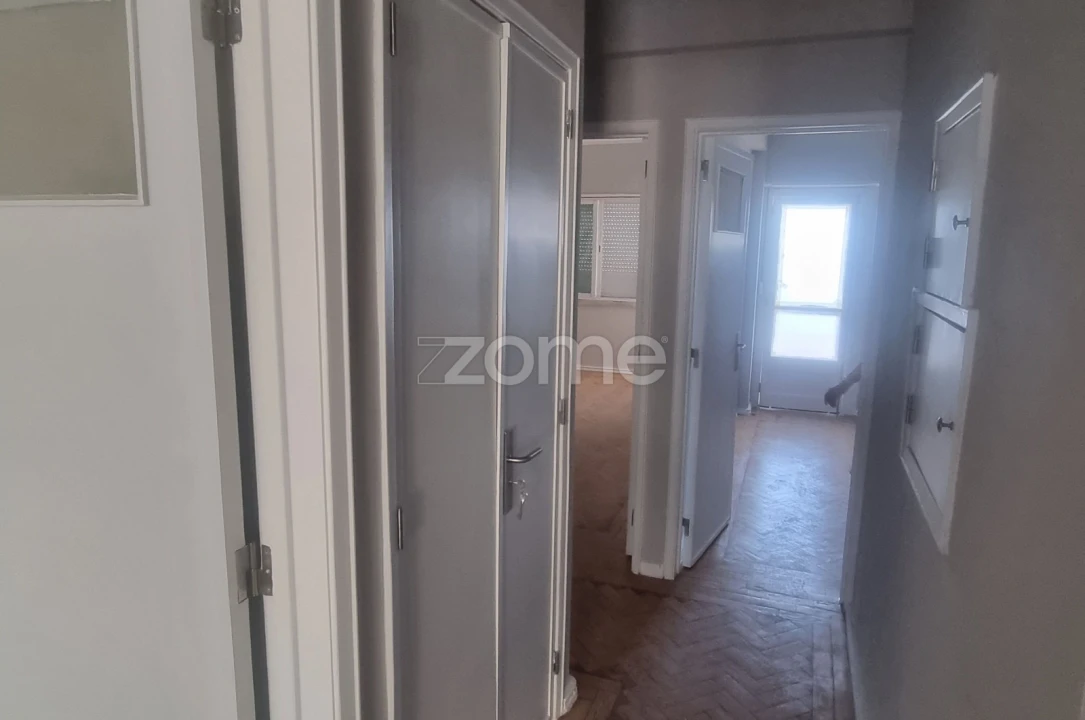 Apartamento T2 para Arrendamento em Sacavém e Prior Velho Foto 7