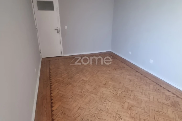 Apartamento T2 para Arrendamento em Sacavém e Prior Velho Foto 10