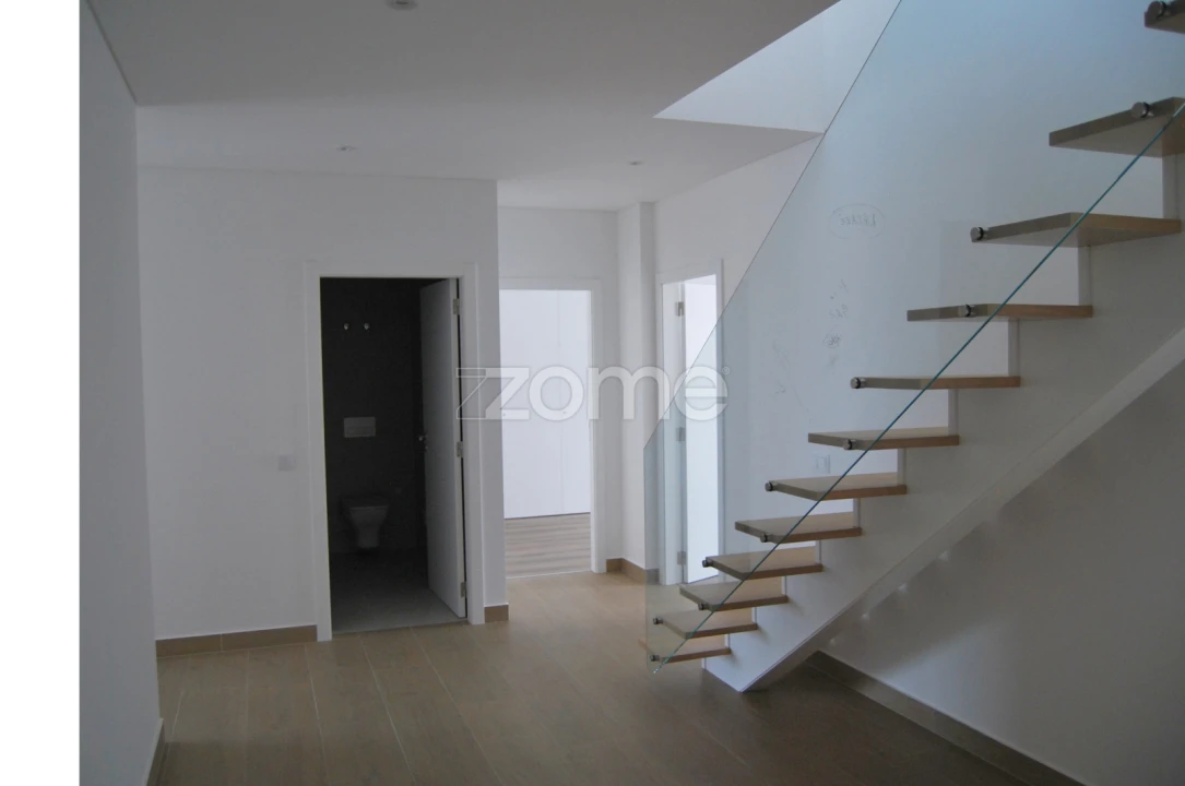 Apartamento T2 para Venda em Nazare Foto 2