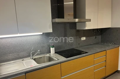 Apartamento T2 para Arrendamento em Benfica