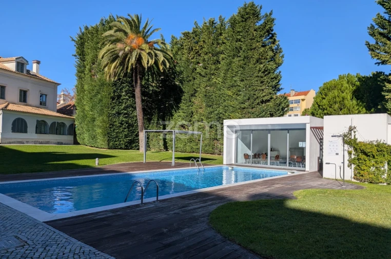 Apartamento T2 para Arrendamento em Benfica Foto 5
