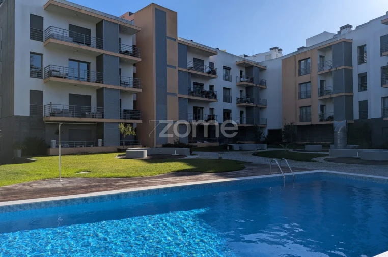 Apartamento T2 para Arrendamento em Benfica Foto 2