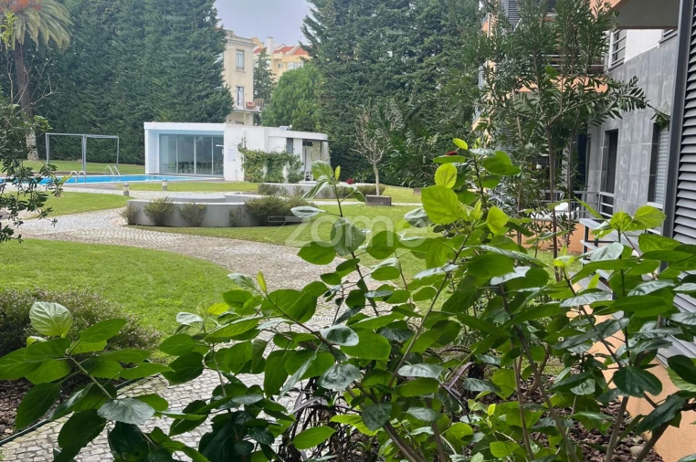Apartamento T2 para Arrendamento em Benfica Foto 6