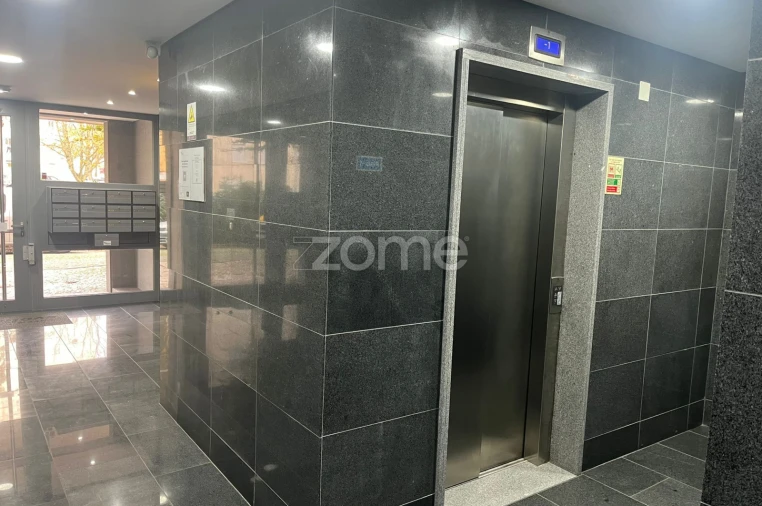 Apartamento T2 para Arrendamento em Benfica Foto 18