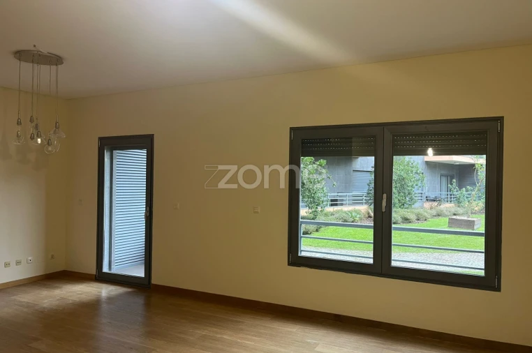 Apartamento T2 para Arrendamento em Benfica Foto 32