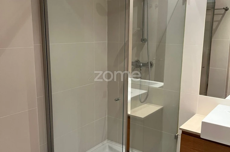 Apartamento T2 para Arrendamento em Benfica Foto 38