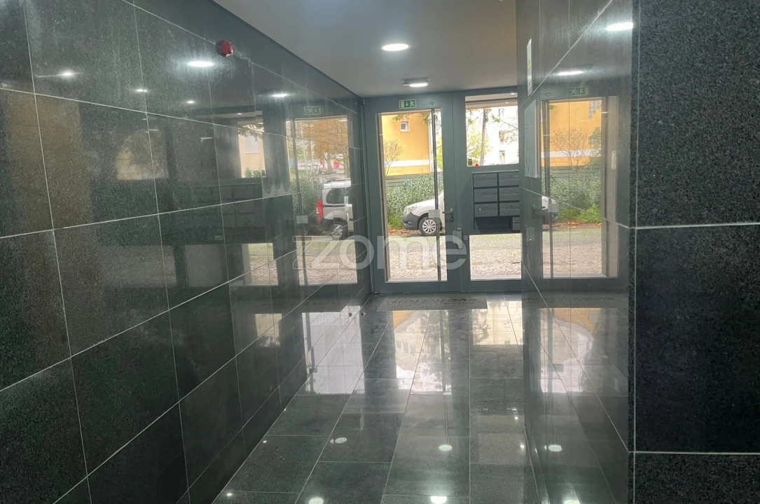 Apartamento T2 para Arrendamento em Benfica Foto 16