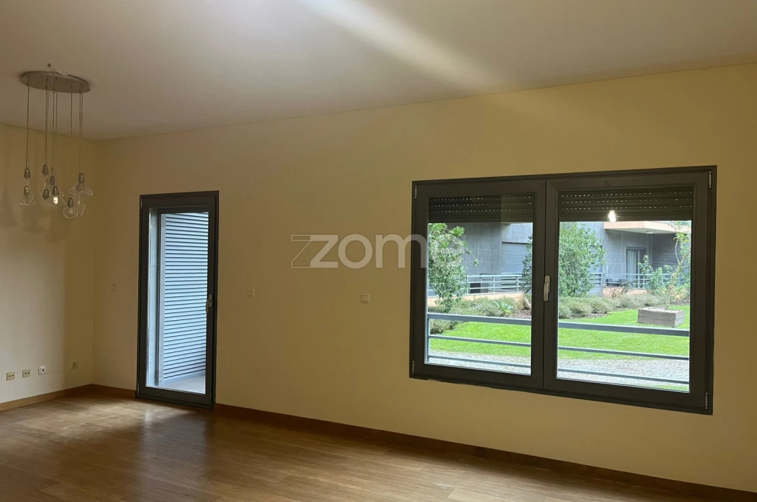 Apartamento T2 para Arrendamento em Benfica Foto 32