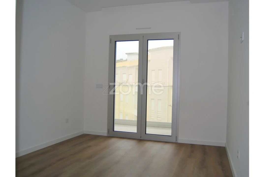 Apartamento T3 para Venda em Nazare Foto 3