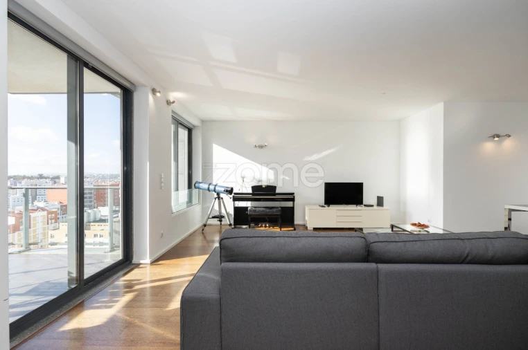 Apartamento T1 para Venda em Alvalade Foto 11