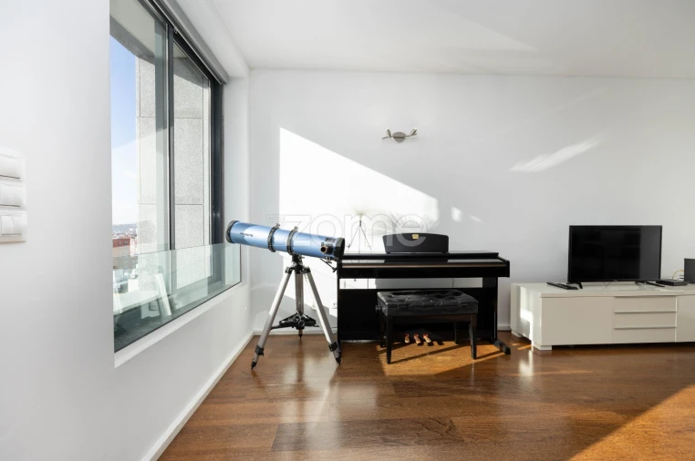 Apartamento T1 para Venda em Alvalade Foto 10