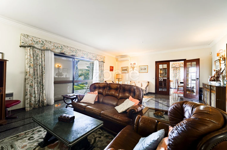 Moradia T4 para Venda em Cascais e Estoril Foto 1