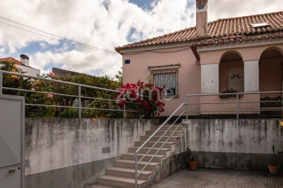 Moradia T4 para Venda em Carnide