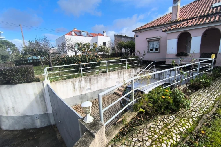 Moradia T4 para Venda em Carnide Foto 5