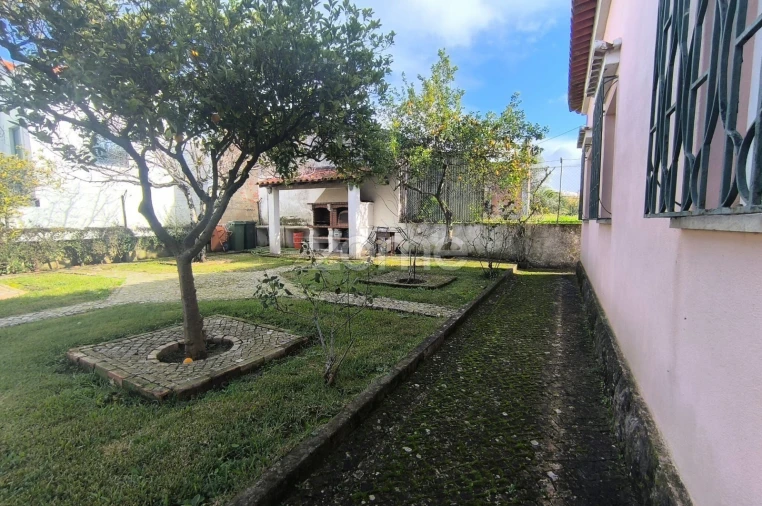 Moradia T4 para Venda em Carnide Foto 40