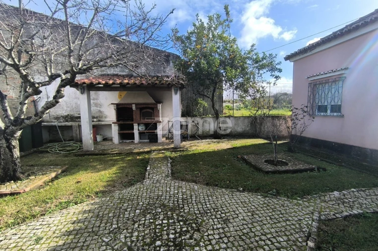 Moradia T4 para Venda em Carnide Foto 41